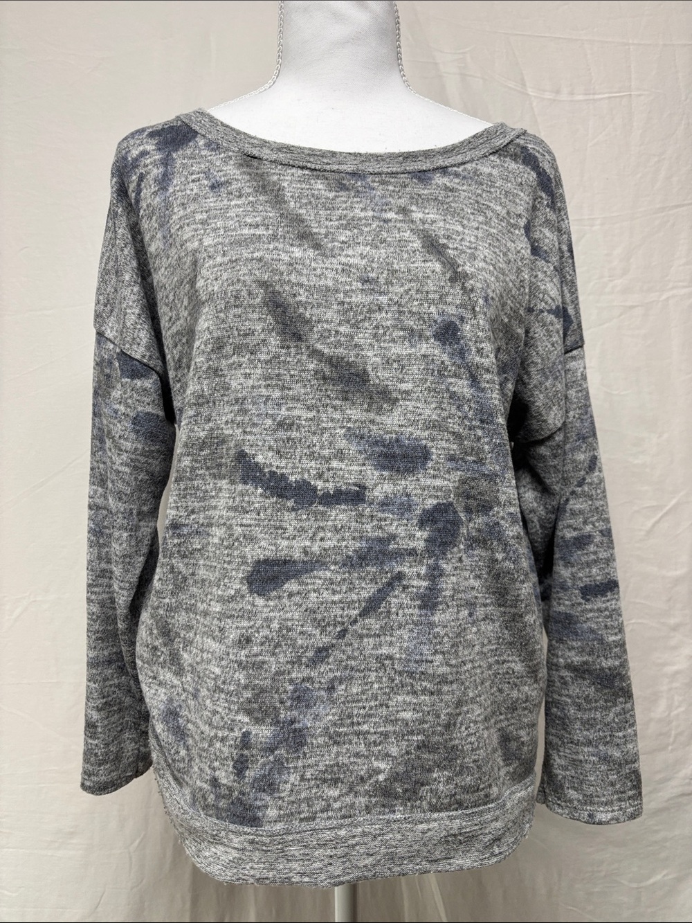 Women's Scoop Neck Gray Tie-Dye Sweater